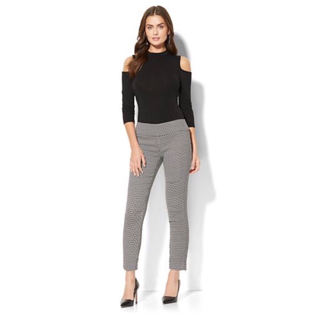 New York & Company pull on ankle dress pants